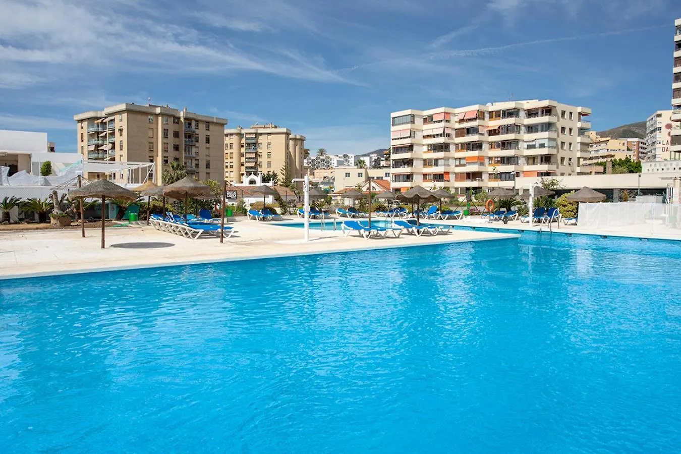 Precioso Apartamento Con Terraza En La Nogalera By Rent Me トレモリノス